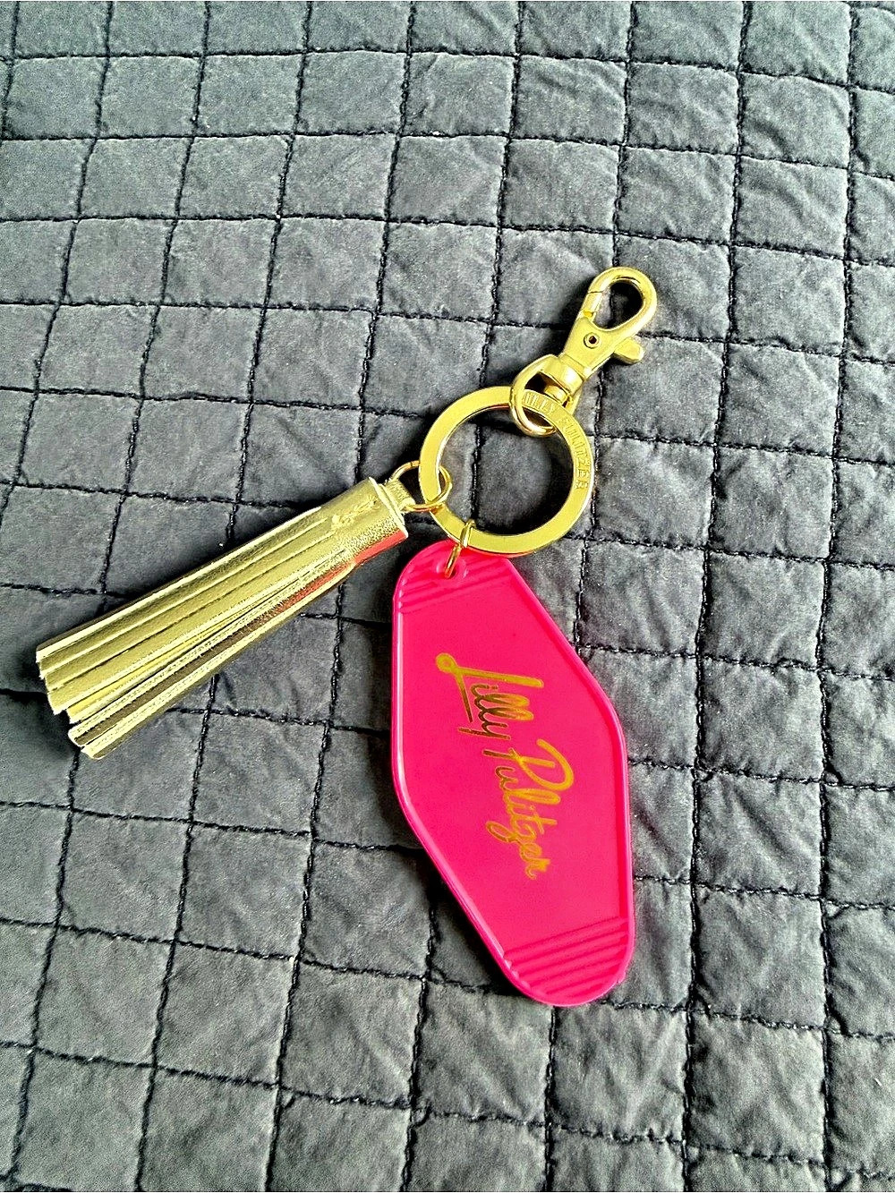 LILLY PULITZER Retro Hotel Style Keychain Hot Pink w Gold Leather Tassel